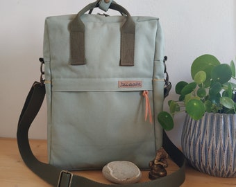 Umhängetasche, Rucksack-Tasche, Schultertasche, Backpack aus Canvas mit Handgriffen - auf Wunsch gerne als Rucksack, fest vernähte Riemen