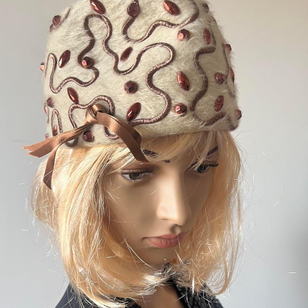 Vintage 60s Cloche Hat Cream Wool Embroidery Copper 