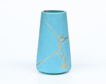 Sky Blue Kintsugi Vase (Perfect Valentine's Day or Birthday Gift) - Ceramic- Light Blue & Gold - Kintsugi Flowers - Kintsugi Pottery