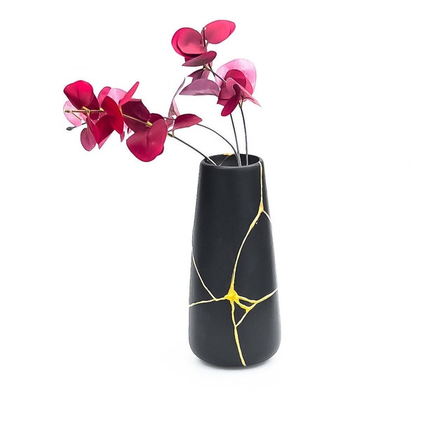 Jarrón Kintsugi negro (conmemorativo perfecto o regalo de cumpleaños) -Cerámica japonesa- Negro y oro - Flores Kintsugi - Cerámica Kintsugi - Wabi Sabi