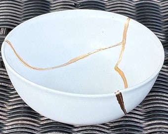 White Kintsugi Bowl - Real Kintsugi - Jewelry Holder - Christmas Gift - Gold Repair - Kintsugi Jewelry Tray - Kintsugi Pottery - Valentine's