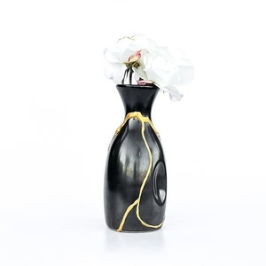 Black Kintsugi Sake Bottle - Kintsugi Bottle - Kintsugi Vase - Black & Gold - Kintsugi Sake - Japanese - Kintsugi Jug - Kintsugi mug - Gift