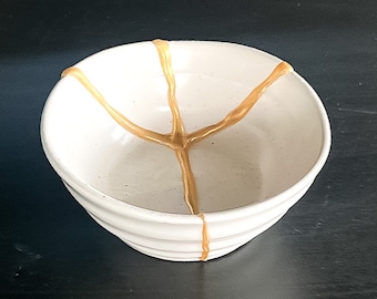 Petit bol Kintsugi - Bol Kintsugi blanc - Cassé puis réparé - Wabi Sabi - Poterie Kintsugi - Or - Céramique Kintsugi - Cadeau de Noël