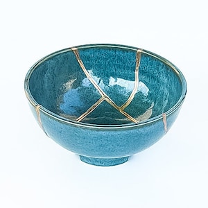 Turkos Kintsugi-skål - Guldreparation - Jubileumspresent - Kintsugi-keramik - Japansk skål heminredning - Kintsugi-konst - Blått och guld - Porslin