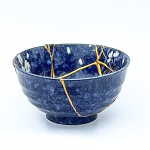 Large Blue Kintsugi Bowl with Cherry Blossoms Gold Repair Anniversary Gift Kintsugi Pottery Japanese Bowl Home Decor Kintsugi Art image 7