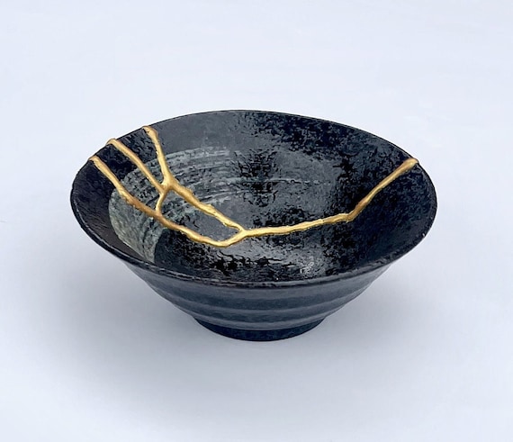 Shiny Black Kintsugi Bowl small black & Gold Kintsugi 