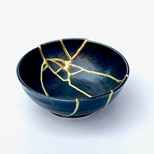Midnattsblå Kintsugi-skål - 10 stycken - Kintsugi smyckeshållare - Smyckesbehållare - Guldreparation - Gåva - Kintsugi keramik - Wabi Sabi