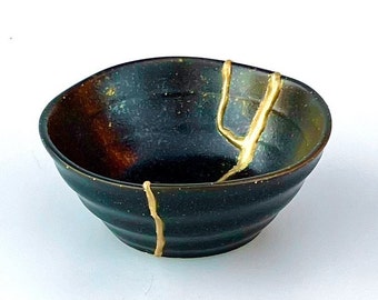 Small Kintsugi Bowl - Black Kintsugi Bowl - Broken then Repaired - Wabi Sabi - Kintsugi Pottery - Gold - Kintsugi Ceramic - Valentine's Gift