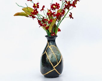 Real Kintsugi Sake Bottle - Kintsugi Bottle - Kintsugi Vase - Black & Gold - Kintsugi Sake Jug - Japanese - Kintsugi Jug - Kintsugi mug cup