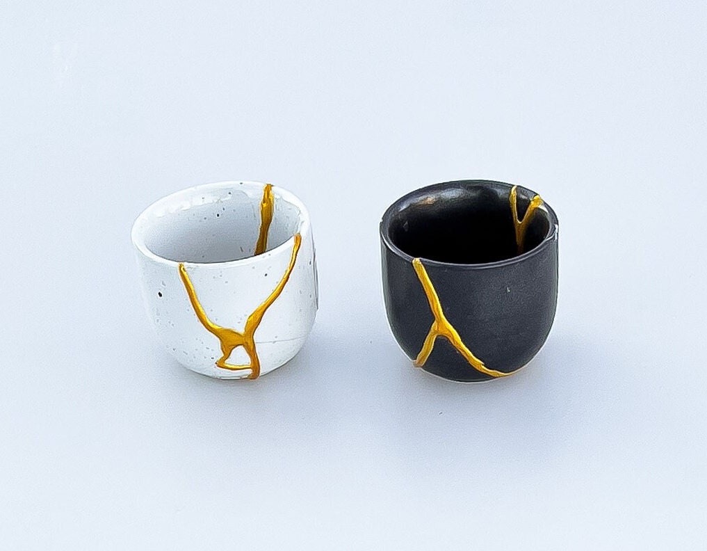 【陰陽五行漆器】金性（白）の食器セット 陰陽の日本製陶器金継ぎ酒器セット - 黒と白に金継ぎ - 金継ぎホーム