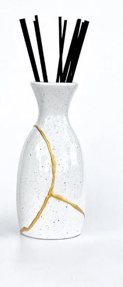 黒金継ぎ徳利 - 金継ぎボトル - 金継ぎ花瓶 - ブラック&ゴールド - 金