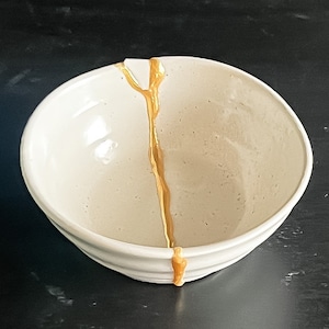 Kleine Kintsugi Schüssel - Kleine weiße Kintsugi Schale - Kaputt dann repariert - Wabi Sabi - Kintsugi Keramik - Gold - Kintsugi Keramik - Weihnachtsgeschenk