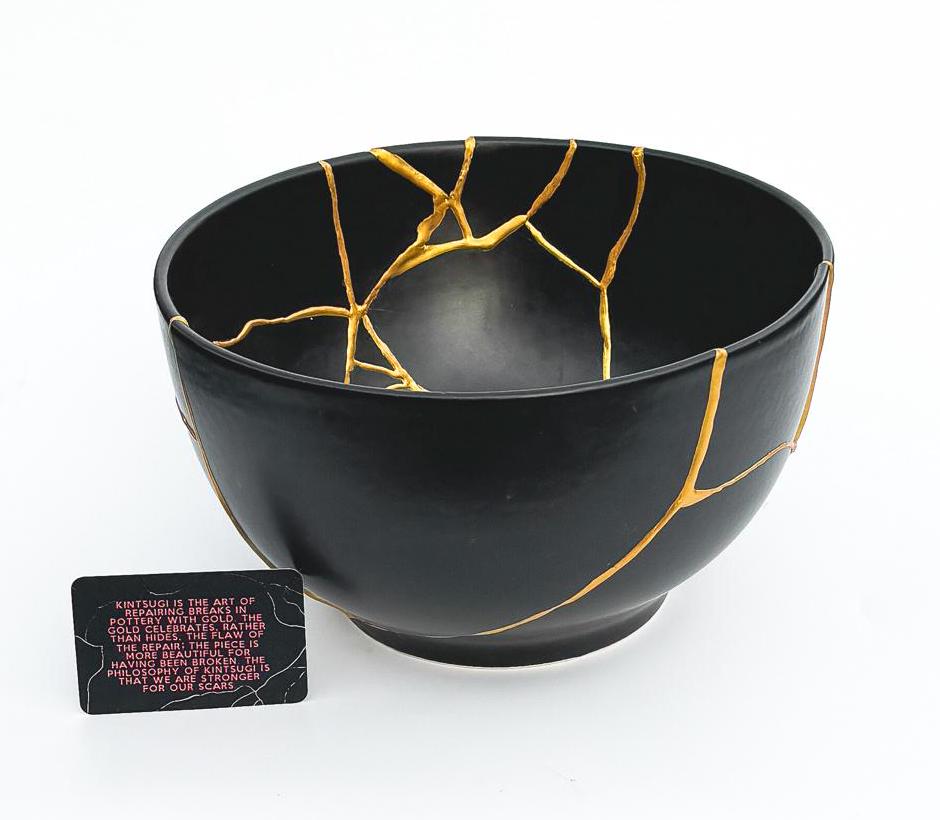 特大黒金継ぎ鉢 - 金継ぎホームデコレーション - 金継ぎ陶器 - 侘び