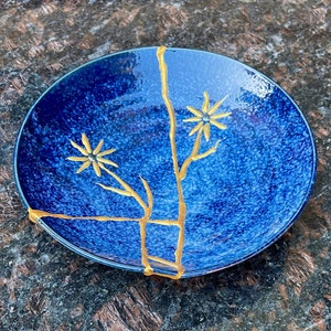 Sunflowers Kintsugi Plate - Kintsugi Bowl - Kintsugi Pottery -Blue & Yellow - Gift -Wabi Sabi - Broken then repaired - Flower - Gold Repair