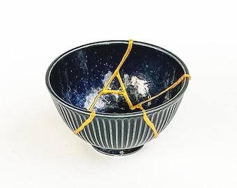 Blue Kintsugi Bowl -Gold Repair - Anniversary Gift - Kintsugi Pottery  -Japanese Bowl Home Decor -Kintsugi Art - Present - Wabi Sabi -Ridges