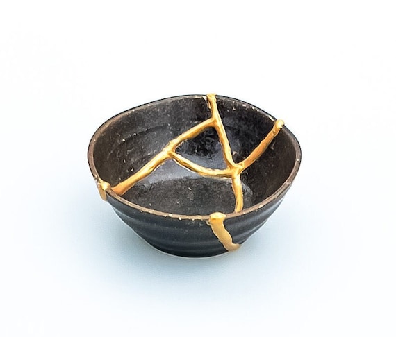 ★ Invisible ink Small Bowl DAMAGED BLACK Small Kintsugi Bowl - Black Kintsugi Bowl - Broken Then Repaired