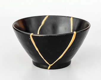 Shiny Black Kintsugi Bowl small black & Gold Kintsugi 