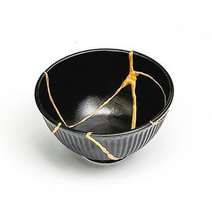 Black Kintsugi Bowl -Gold Repair - Anniversary Gift - Kintsugi Pottery -Japanese Bowl Home Decor -Kintsugi Art - Present - Wabi Sabi -Ridges