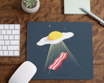 Breakfast UFO Gaming Mouse Pad - UFO Mouse Pad - Funny Mouse Pad - Space Mouse Pad - Bacon Gifts - Flying Saucer - UFO Space Ship - Bacon