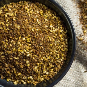 Za’atar spices, Zahtar Bread Dip, Middle Eastern dishes, Zahatar Israeli Za&#39;atar Seasoning Blend