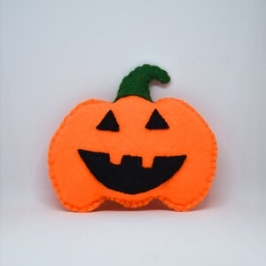 Jack o' lantern felt cat toy image 2