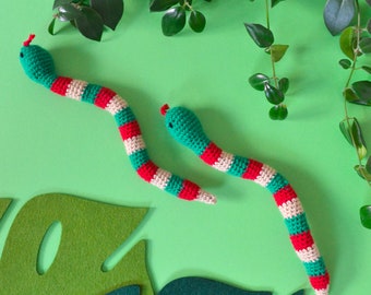 Snake Shape Handmade Crocheted Cat Toy - Filled with Valerian - Fun and Relaxing - Vegan and Durable - 30cm Long