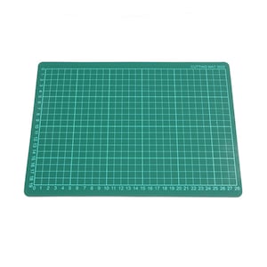 A4 Tapis de coupe 30cm X 22cm 3mm Avec grille imprimée métrique Lignes Pour couper la carte de papier Hobby Craft DIY Guides de marquage d’atelier Précision De coupe Tapis