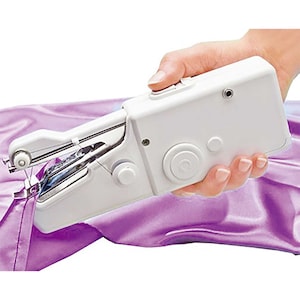 Mini máquina de coser portátil eléctrica inalámbrica de mano + 1 aguja extra 3 bobinas de colores extra enhebrador de aguja pasador de carrete pre-roscado