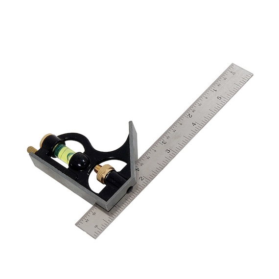 Sliding outlet combination square