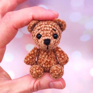 Schema uncinetto inglese, Schema mini orsetto amigurumi, Schema orsetto all'uncinetto, Mini giocattoli all'uncinetto per bambole, Download immediato pdf inglese