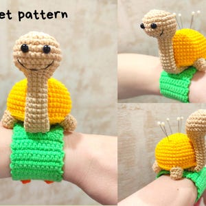 FREE crochet pattern turtle/ Amigurumi tutorial wrist pincushion/ English pattern amigurumi pdf/ Crochet pattern funny turtle
