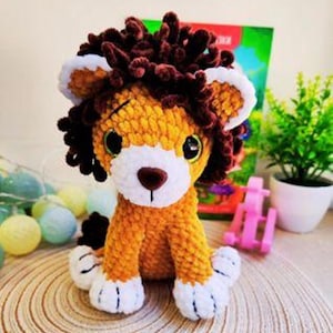 Crochet pattern stuffed lion/ Amigurumi safari animals tutorial/ Plush lion crochet pattern/ English pattern amigurumi pdf