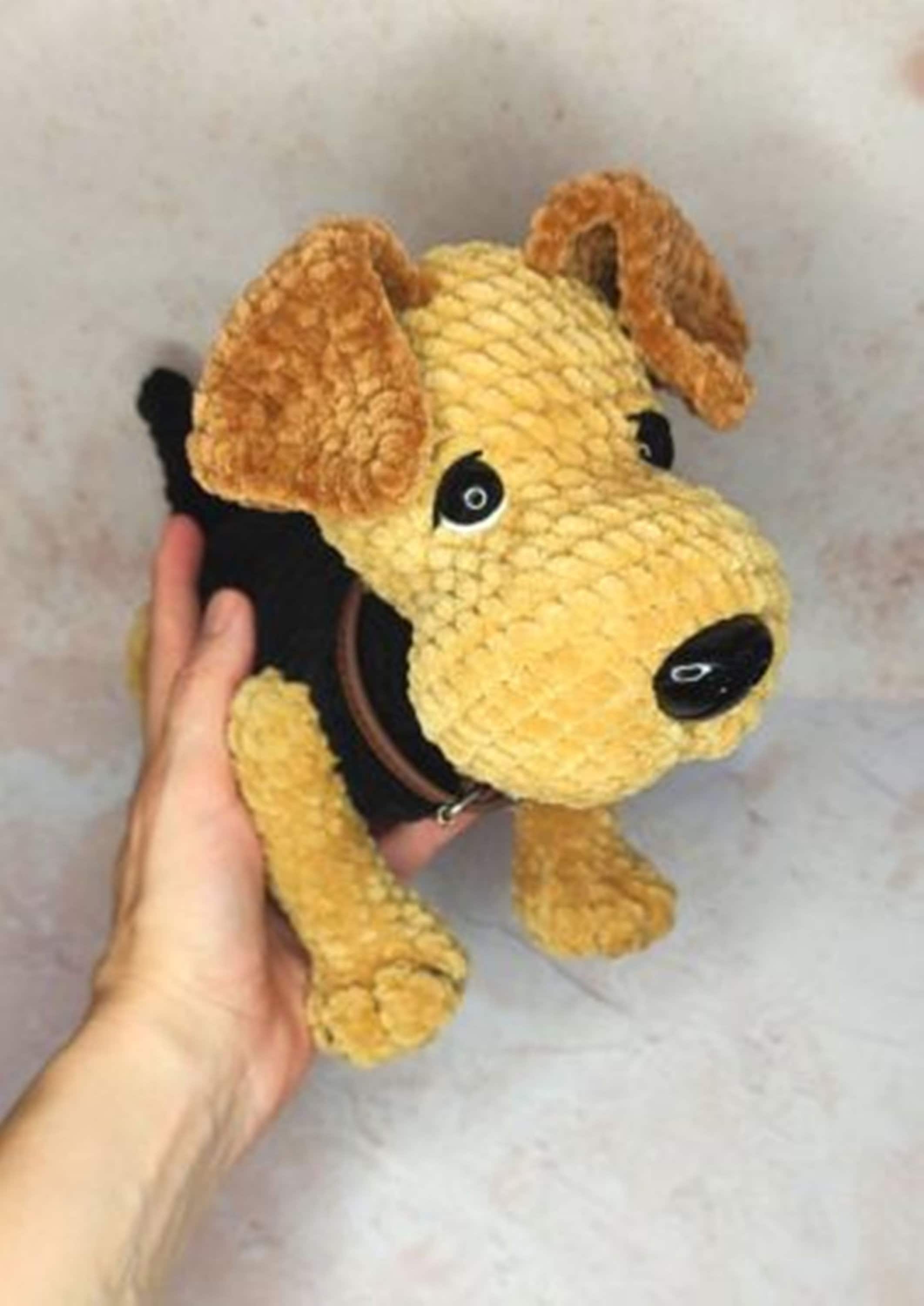 エアデール・テリアのかぎ針編みパターン、あみぐるみの犬ぬいぐるみ