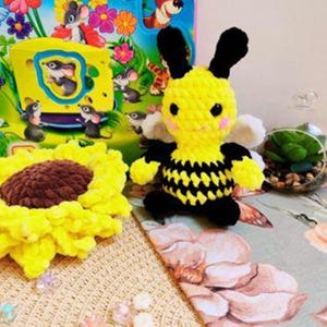 Bumble bee crochet pattern/ Amigurumi tutorial insect small toy/ Garden whisper crochet/ English pattern amigurumi pdf