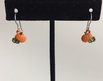 Small pumpkin earrings for Fall, Halloween or Thanksgiving. Surgical stainless steel wires