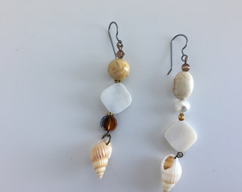 Shell asymmetrical earrings