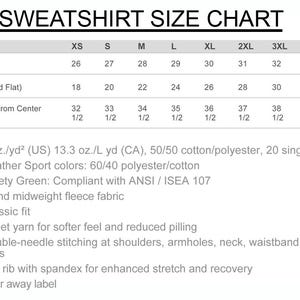 Puede incluir: Tabla de tallas de sudaderas con medidas en pulgadas para largo del cuerpo, ancho del pecho y largo de manga. Incluye detalles sobre tejido, ajuste y confecci&oacute;n, como tejido de 8 oz./yd&sup2;, corte cl&aacute;sico y costuras dobles.