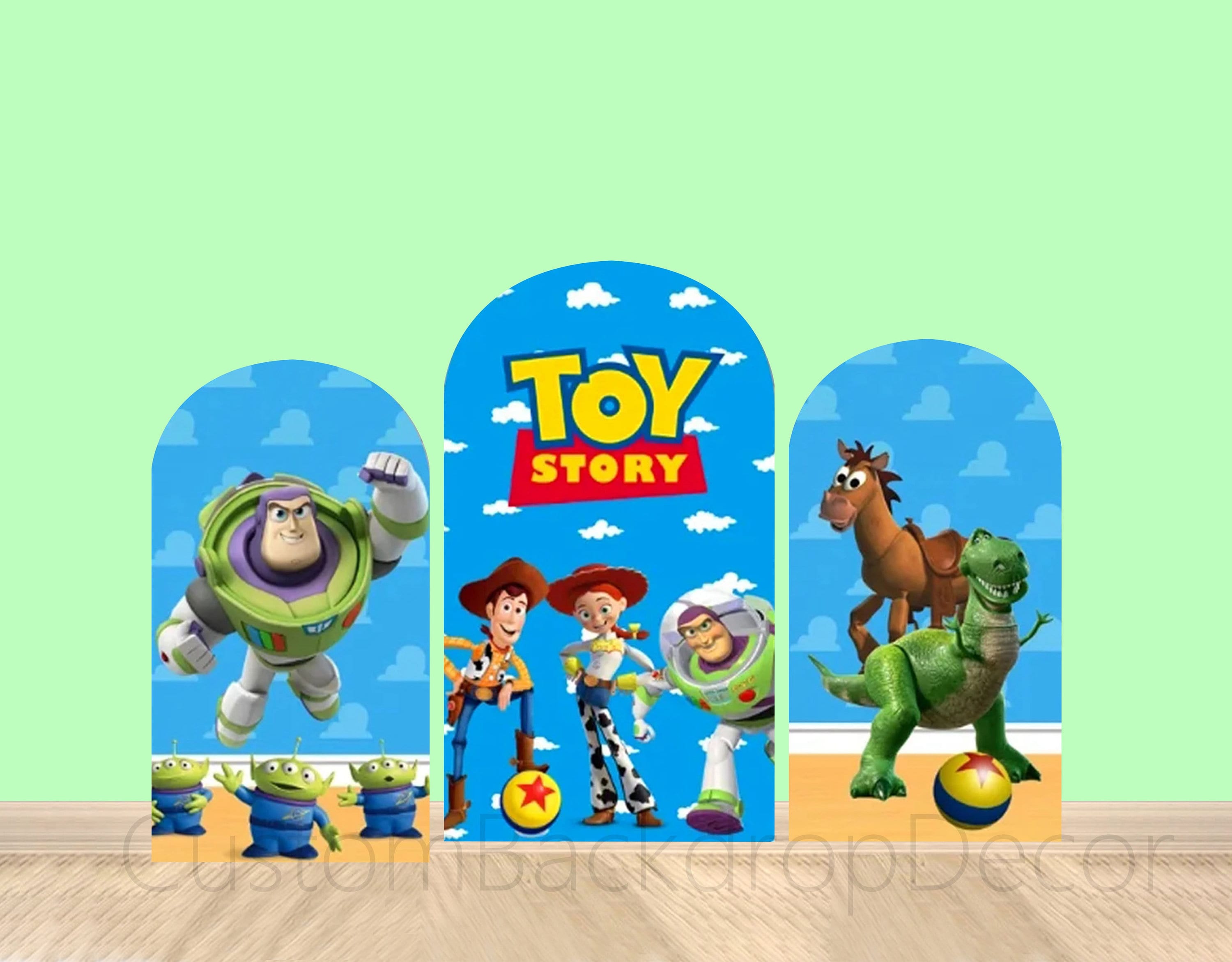 トイストーリー ラウンドアーチカバー 壁背景 バズライトイヤー アーチ