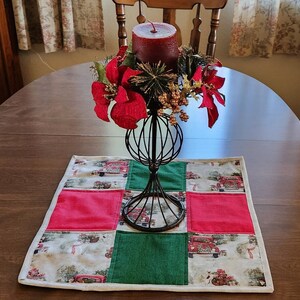 Vintage Christmas Block Table Mat