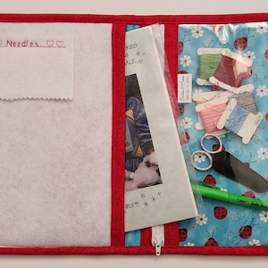 Project Folio/Project Binder - Quilted Ladybugs and Daisies with Thread Keeper - small
