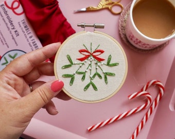 Mistletoe Mini Embroidery Kit, Easy craft kit for beginners, DIY Christmas decorations, Long distance date night activity