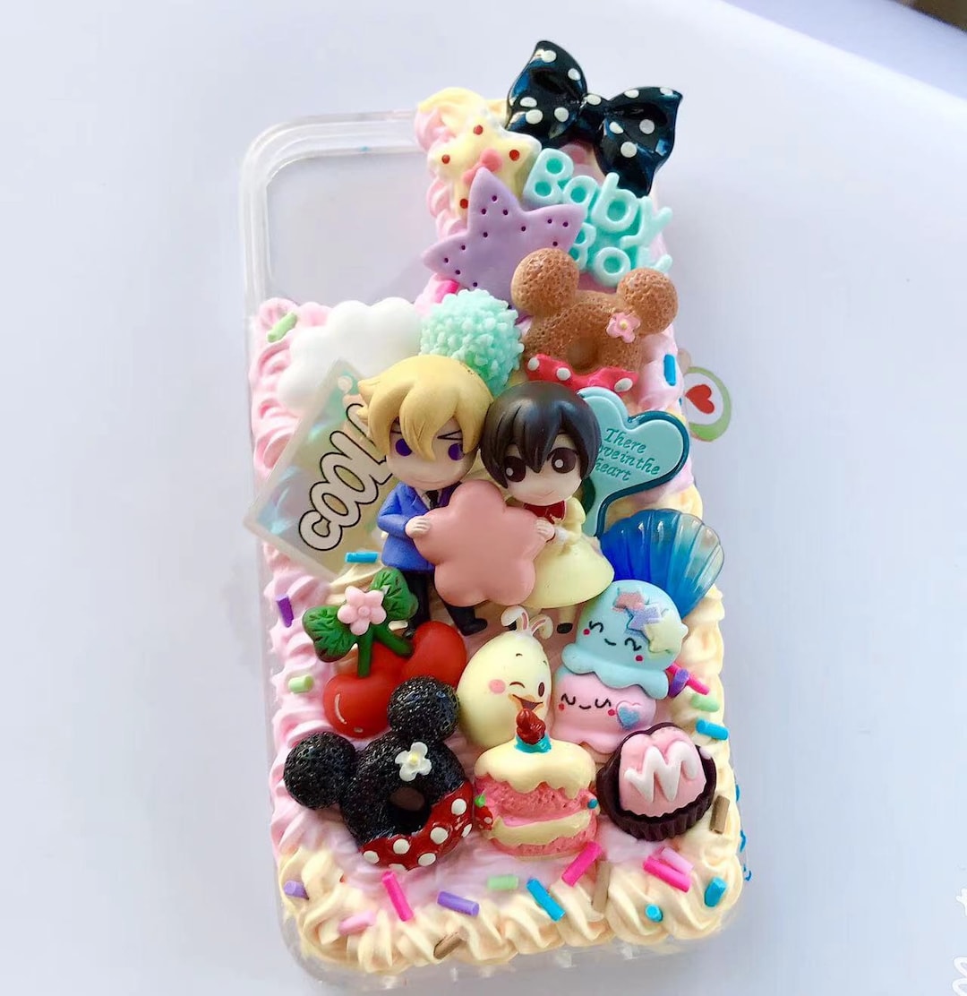 Decoden Phone Case DIY Kit Kawaii Boy Girl Lovers Kiss Bench Frames Bows  Cream and Charms for Samsung Android Apple iPhone Tablet 