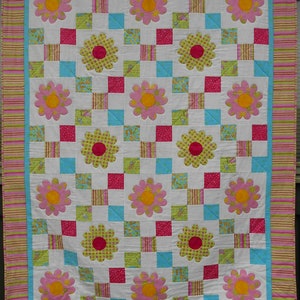 Flower Power Quilt PDF Pattern image 1