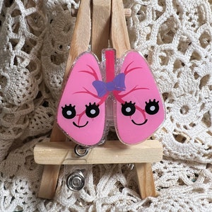 Lungs badge reel