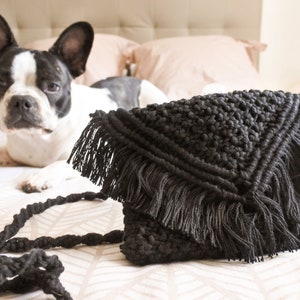 Macrame clutch bag, black and 100% handmade