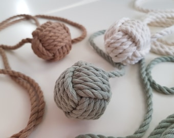 Eco-friendly cat toy, Monkey fist cat toy, gifts for pets, Toy to hunt, macrame pet toy, cat toy ball, handmade