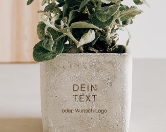 Geburtstagsgeschenk Blumentopf Beton mit eigener Wunschgravur | Industrial Look | Pflanztopf quadratisch | Handgemacht