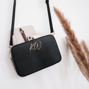 Damen Bauchtasche aus veganem Leder und personalisierteren Initialen nach Wunsch | Crossbody bag als Geschenk für Sie zu Weihnachten