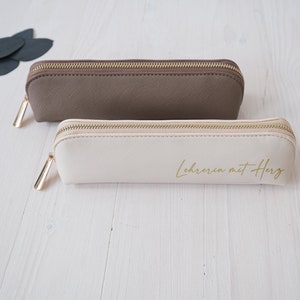 Personalisiertes Mäppchen mit Name oder Wunschtext in Ivory und Taupe | Geschenk für die Lehrerin oder als Abschiedsgeschenk | Etui