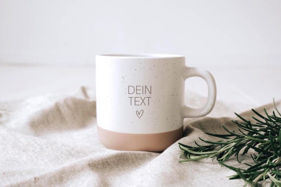 Deine Botschaft als Gravur | Personalisierte Keramiktasse – Geschenk für Lieblingsmenschen | Boden naturbelassen und unlasiert
